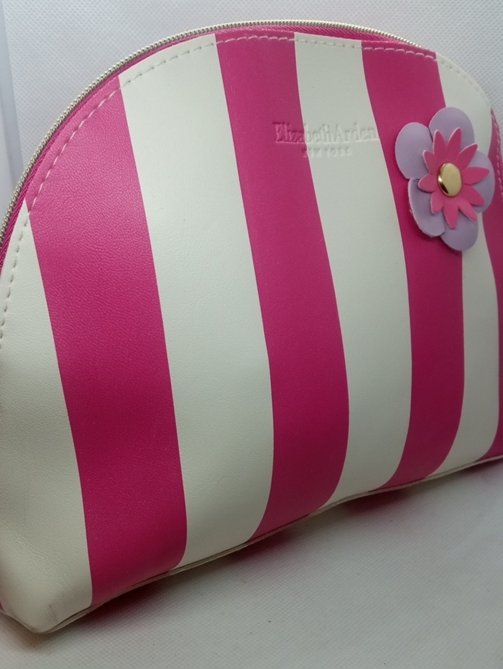 ELIZABETH ARDEN MAKE UP BAG